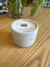 Load image into Gallery viewer, Candle- Juniperberry &amp; Pine WW
